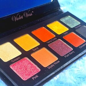 🟠 NWOT Violet Voss "Essentials" Eyeshadow Palette Glitter Shimmer Metalli